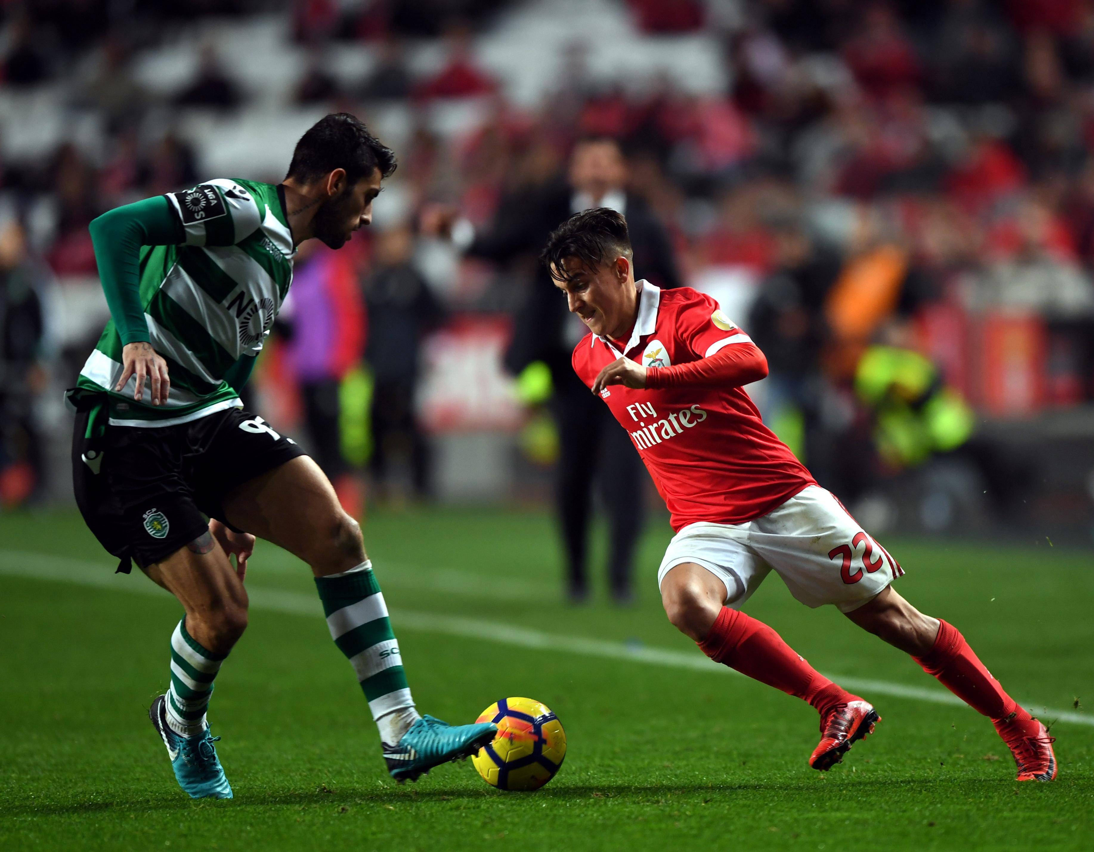 包含集结日欧联传出新动向;马赛单刀错失;管理层表态:媒体盛赞;阵容厚度经受考验的词条 包含集结日欧联传出新动向;马赛单刀错失;管理层表态:媒体盛赞;阵容厚度经受考验的词条