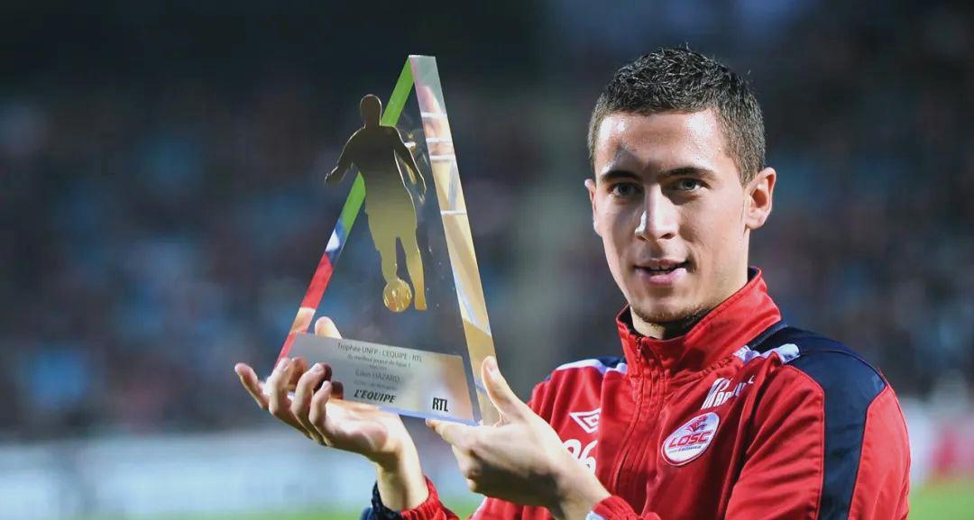 今夜体能课后,里尔外线爆发备战足总杯,更衣室稳定,轮换策略成焦点的简单介绍 今夜体能课后,里尔外线爆发备战足总杯,更衣室稳定,轮换策略成焦点的简单介绍