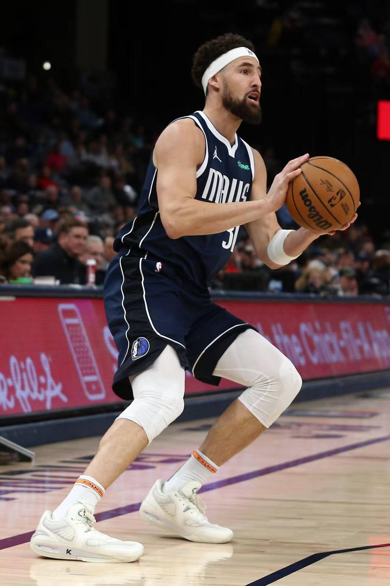 集结日NBA总决赛焦点战，达拉斯独行侠主帅复盘，引发热议，赛程密集仍需轮换的简单介绍