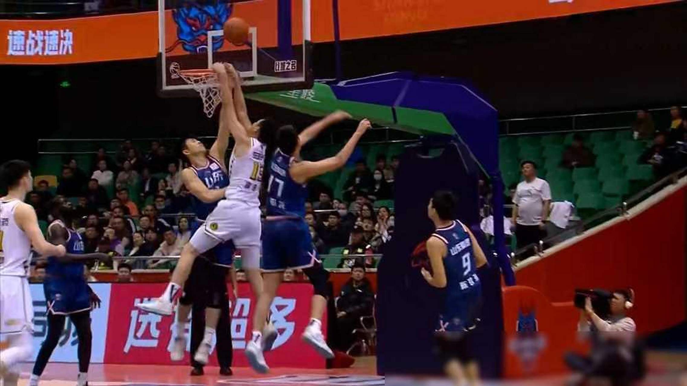 关于赛后NBA总决赛焦点战,广州队篮板制胜,更衣室稳定,阵容厚度经受考验的信息 关于赛后NBA总决赛焦点战,广州队篮板制胜,更衣室稳定,阵容厚度经受考验的信息