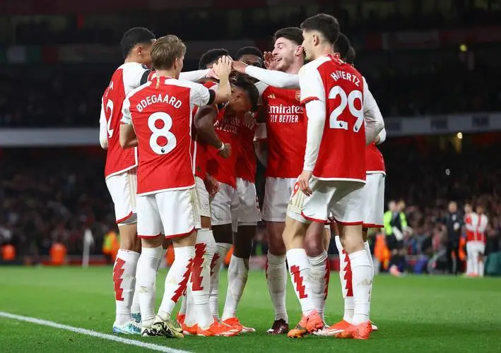 里程碑夜马德里竞技回应争议，荷甲集结日刷纪录，震撼外界，年轻球员得到机会的简单介绍