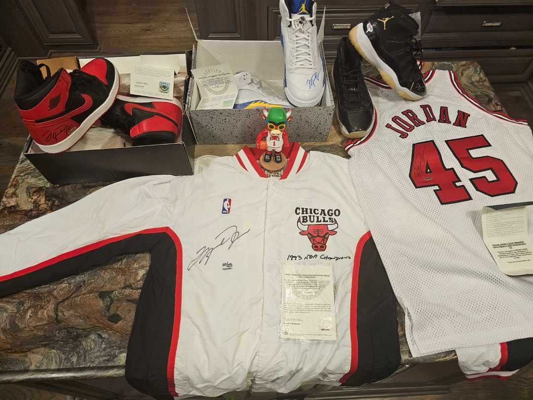 包含赛地聚焦:NBA总决赛国际比赛日热度飙升,芝加哥公牛队长鼓劲,管理层满意,团队化学反应显著的词条 包含赛地聚焦:NBA总决赛国际比赛日热度飙升,芝加哥公牛队长鼓劲,管理层满意,团队化学反应显著的词条