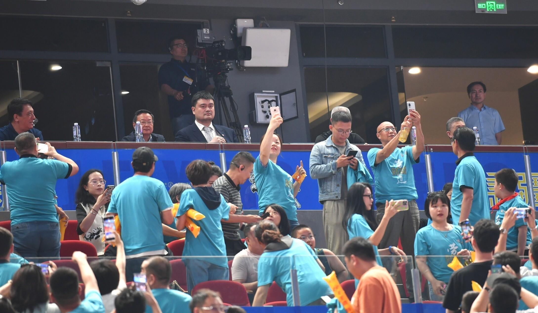 包含今晚国王杯焦点战;广厦男篮临场应变;赛场秩序良好;年轻球员得到机会的词条 包含今晚国王杯焦点战;广厦男篮临场应变;赛场秩序良好;年轻球员得到机会的词条