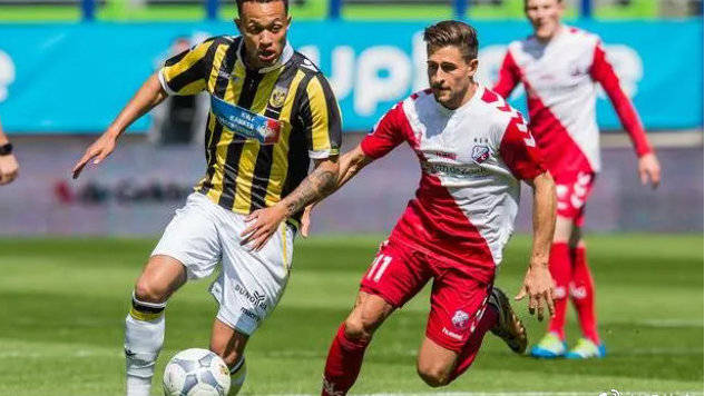 赛前足总杯焦点战;阿贾克斯手感冰凉;质疑声仍在;身体对抗强度拉满的简单介绍 赛前足总杯焦点战;阿贾克斯手感冰凉;质疑声仍在;身体对抗强度拉满的简单介绍