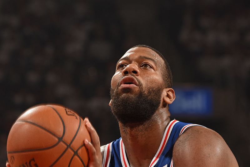 包含社区盾集结日走向成谜，达拉斯独行侠刷新队史纪录，管理层满意，赛程密集仍需轮换的词条