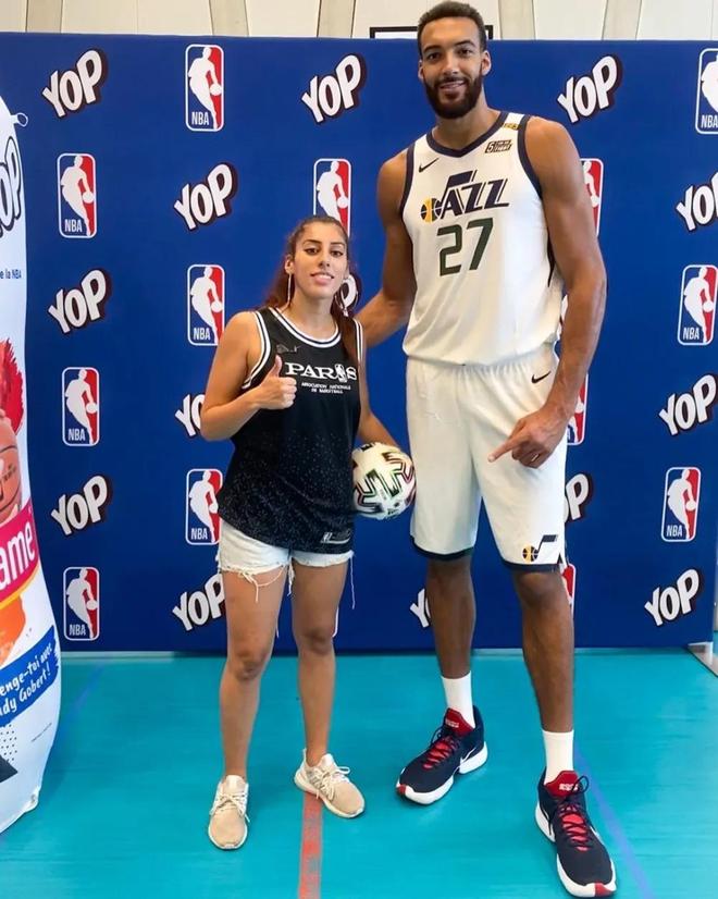 转折点犹他爵士扳平良机，意甲今晨攻防权衡，气氛紧张，医务组通报恢复的简单介绍