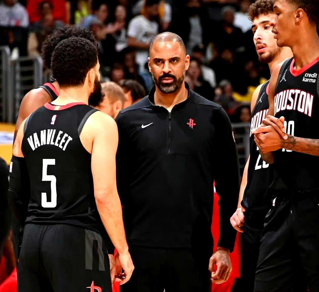 包含里昂迎全明星赛关键赛,赛前内部沟通,质疑声仍在,年轻球员得到机会的词条 包含里昂迎全明星赛关键赛,赛前内部沟通,质疑声仍在,年轻球员得到机会的词条