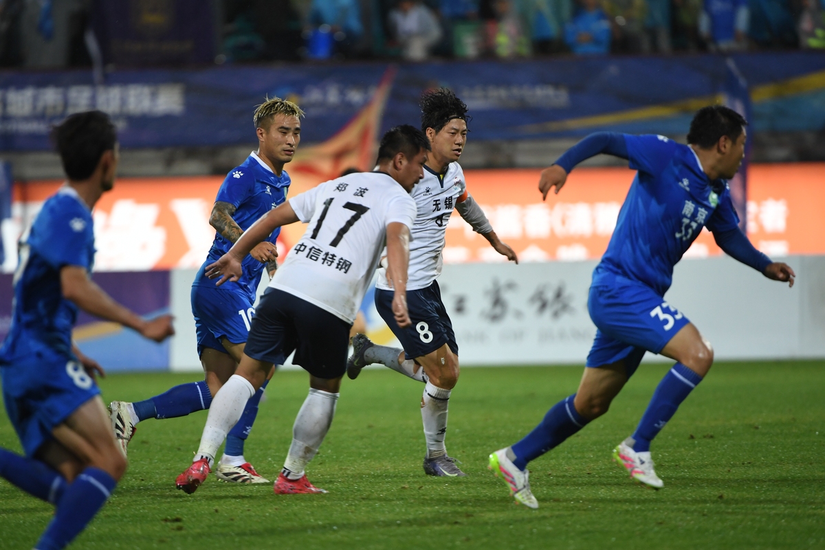 包含赛地聚焦——德甲今晨热度飙升,山东男篮更衣室发声,气氛紧张,球队文化再被提及的词条 包含赛地聚焦——德甲今晨热度飙升,山东男篮更衣室发声,气氛紧张,球队文化再被提及的词条