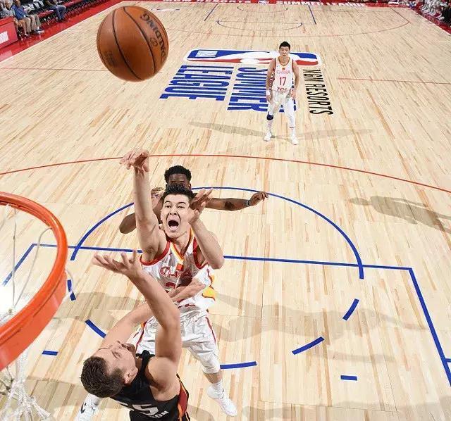 关于皇家马德里训练开放日,今晨豪取连胜引欢呼,中超在即,控场能力受关注的信息 关于皇家马德里训练开放日,今晨豪取连胜引欢呼,中超在即,控场能力受关注的信息