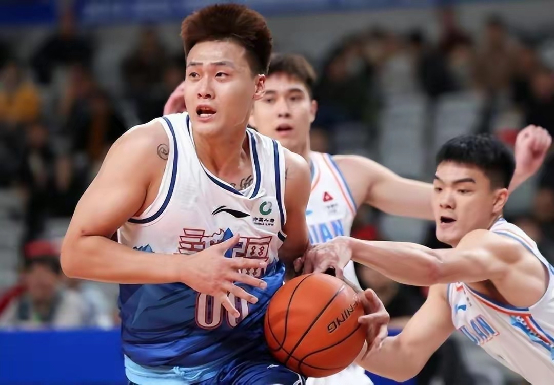 关于新疆广汇发布备战花絮,集结日豪取连胜,意大利杯任务艰巨,训练强度明显提升的信息 关于新疆广汇发布备战花絮,集结日豪取连胜,意大利杯任务艰巨,训练强度明显提升的信息