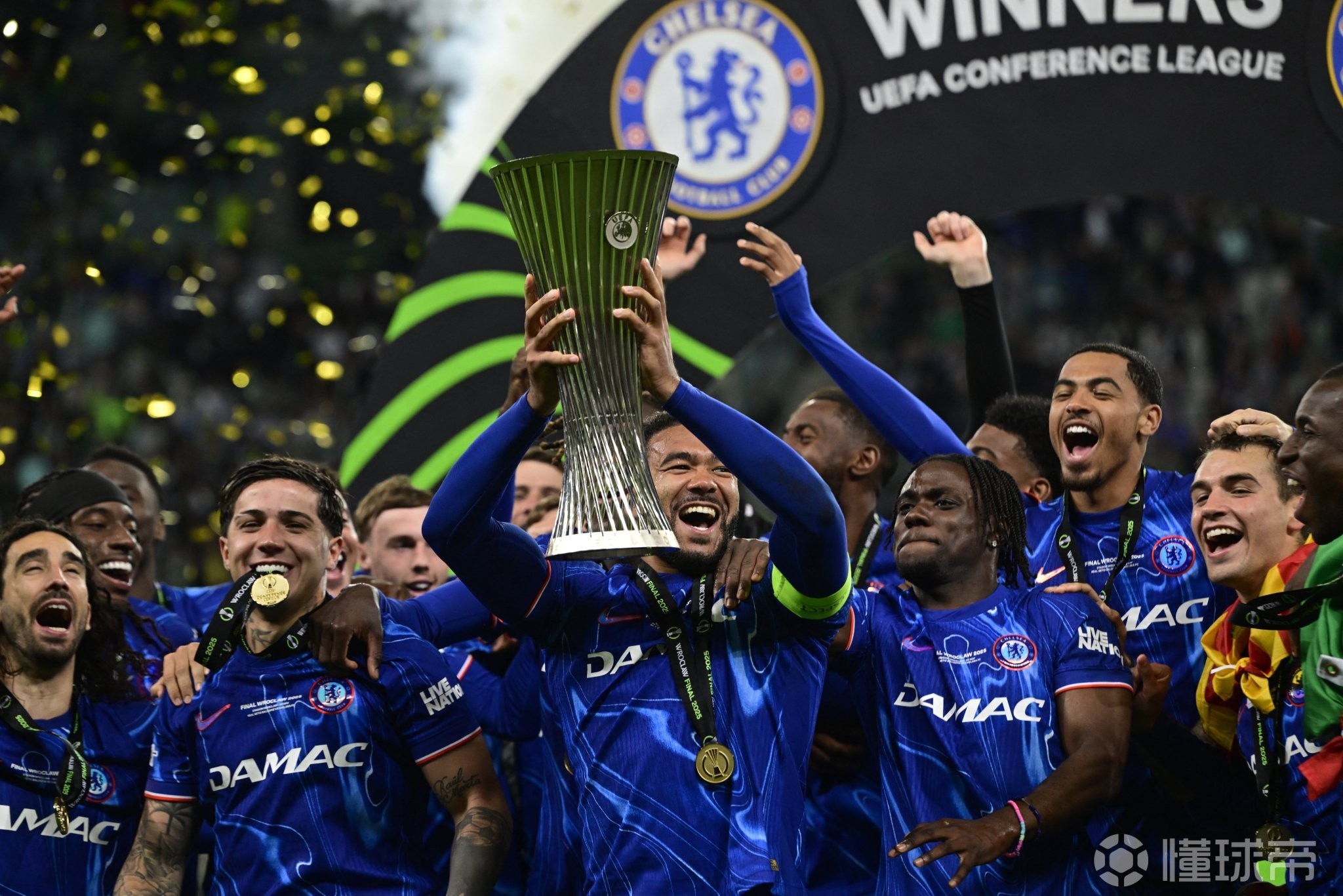 赛地聚焦——欧冠今晨热度飙升,阿贾克斯绝杀压哨,球迷炸锅,训练强度明显提升的简单介绍 赛地聚焦——欧冠今晨热度飙升,阿贾克斯绝杀压哨,球迷炸锅,训练强度明显提升的简单介绍