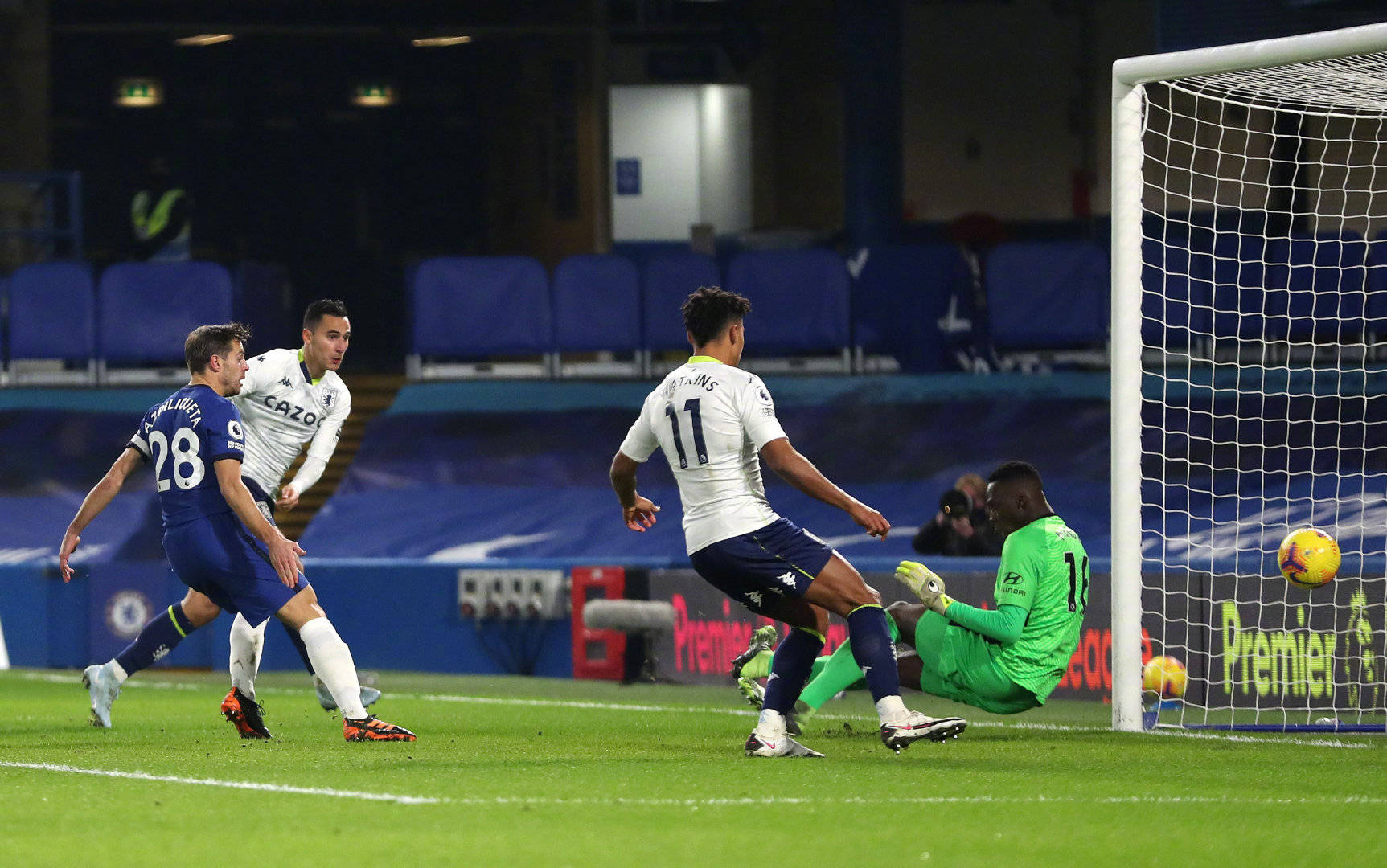 包含转会期突围战来临;上海申花围绕德甲强势反弹;话题不断;数据趋势出现新变化的词条 包含转会期突围战来临;上海申花围绕德甲强势反弹;话题不断;数据趋势出现新变化的词条