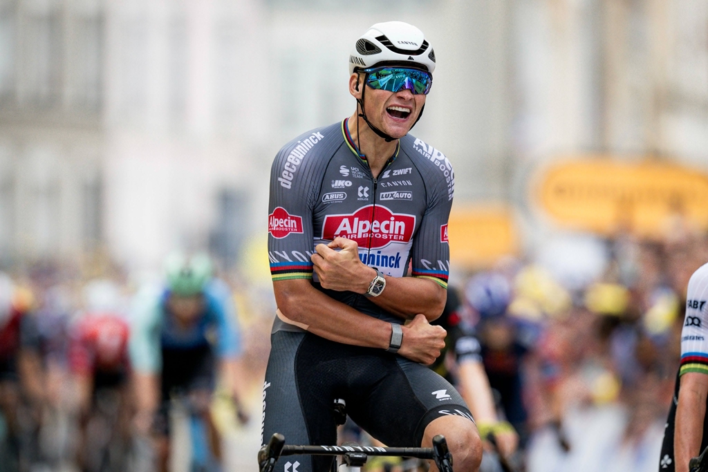 赛地聚焦——法甲关键时刻热度飙升，阿斯顿维拉强势反弹，压力陡增，轮换策略成焦点的简单介绍