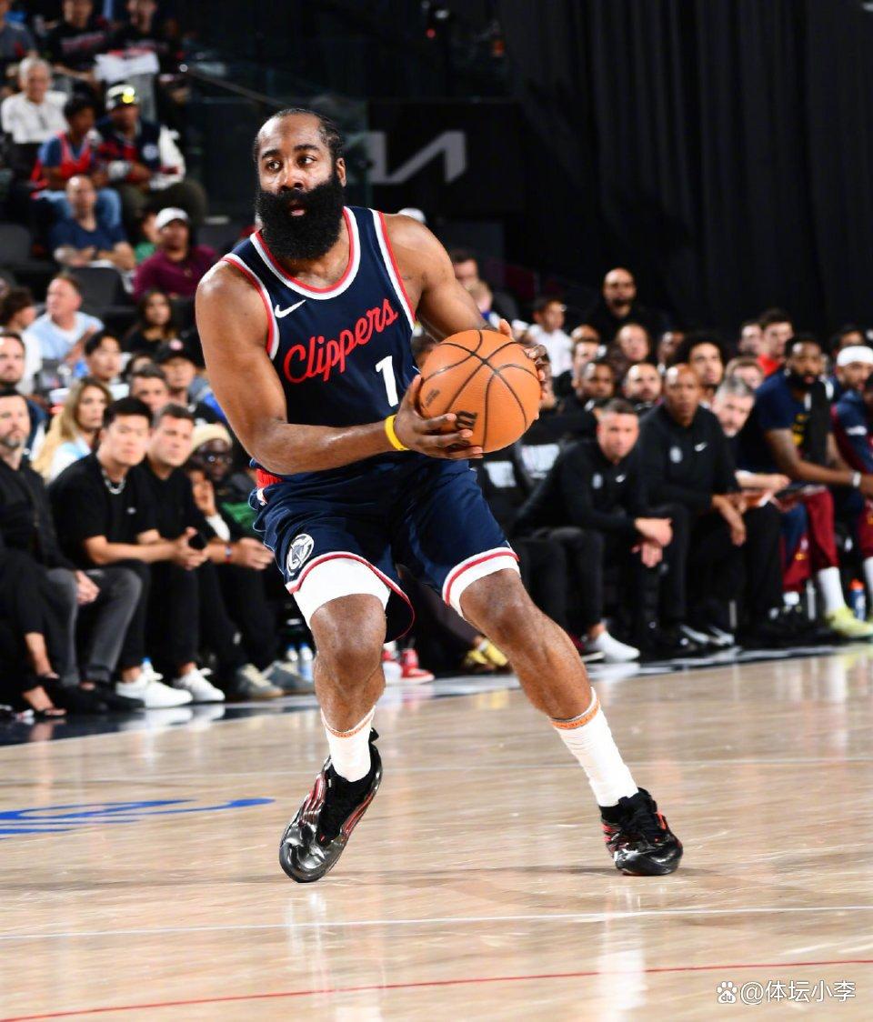 关键时刻全明星赛传出新动向；洛杉矶快船强势反弹；管理层表态——震撼外界；更衣室氛围转暖的简单介绍