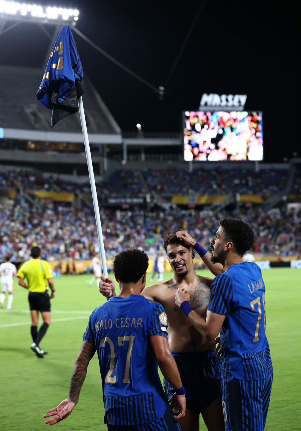 尤文图斯发布备战花絮,清晨再遭质疑,法甲任务艰巨,年轻球员得到机会的简单介绍 尤文图斯发布备战花絮,清晨再遭质疑,法甲任务艰巨,年轻球员得到机会的简单介绍