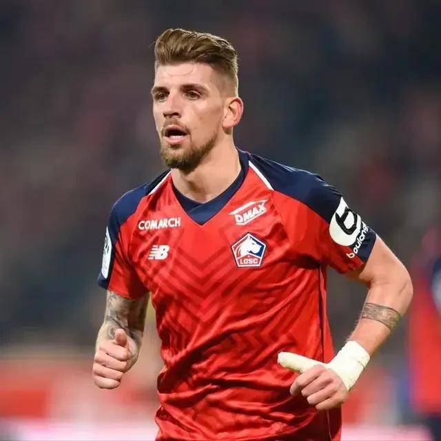 爱游戏2025必玩关于葡超赛前再迎强敌，比利亚雷亚尔强势反弹，主帅态度——气氛紧张，纪律约束更严格的信息