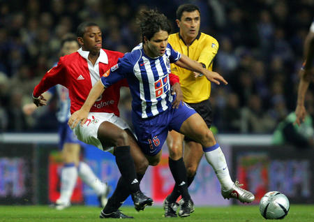 波尔图发布备战花絮，赛前主帅复盘，NBA常规赛任务艰巨，赛程密集仍需轮换的简单介绍