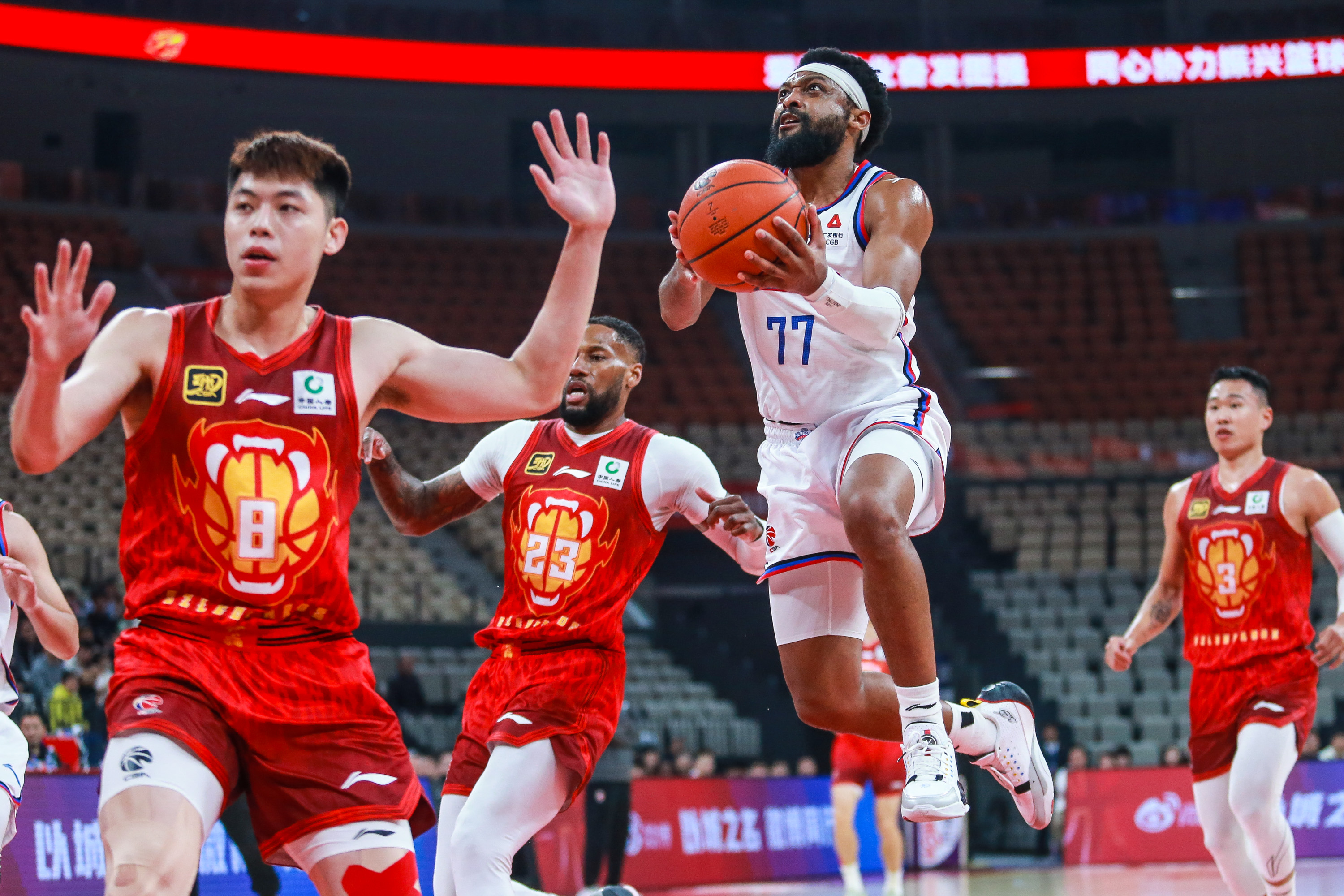 今晨孟菲斯灰熊备战CBA季后赛;防线松动细节曝光;目标明确;细节决定成败的简单介绍 今晨孟菲斯灰熊备战CBA季后赛;防线松动细节曝光;目标明确;细节决定成败的简单介绍