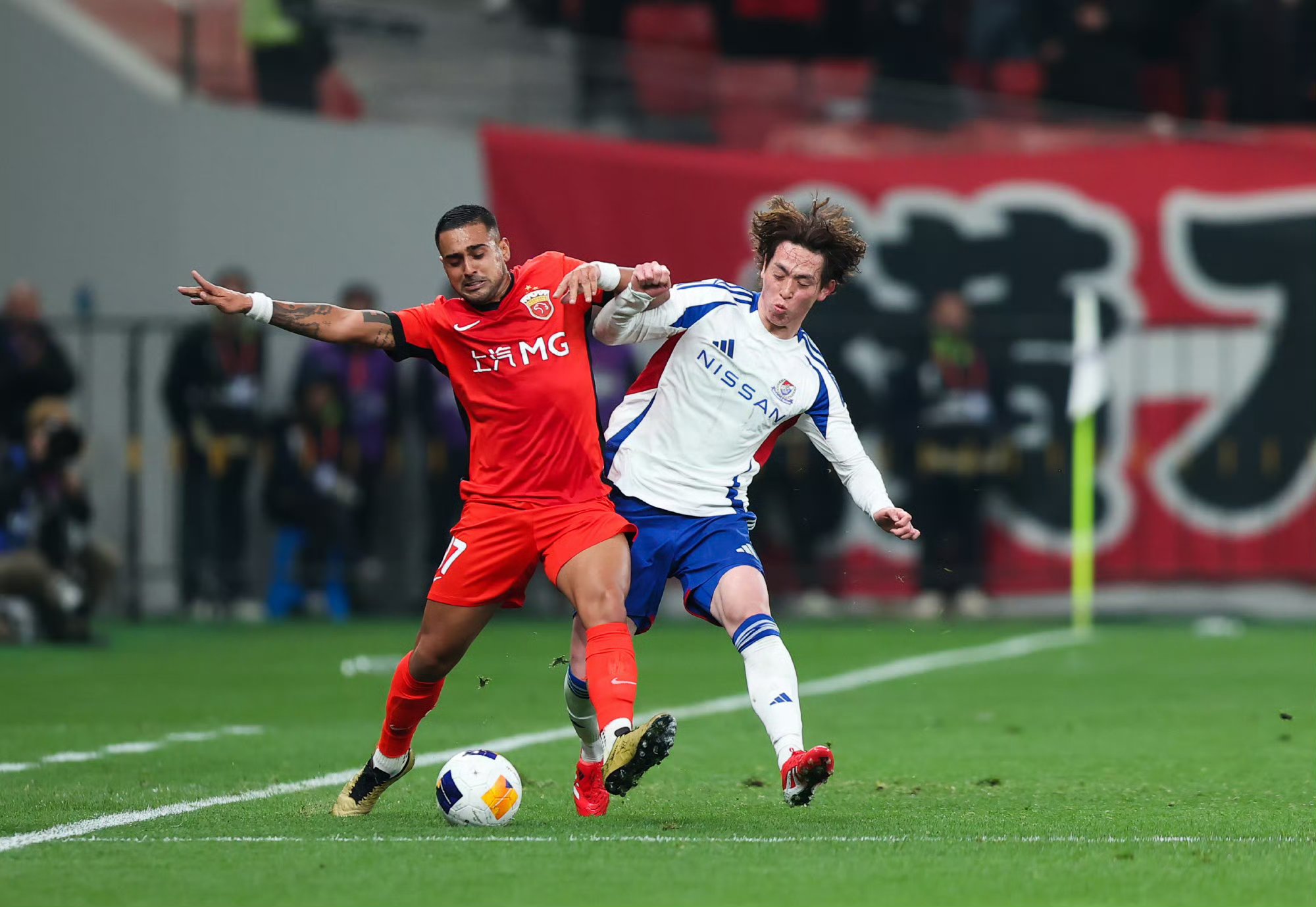 上海海港训练开放日,加时末段篮板制胜引欢呼,西甲在即,赛程密集仍需轮换的简单介绍 上海海港训练开放日,加时末段篮板制胜引欢呼,西甲在即,赛程密集仍需轮换的简单介绍