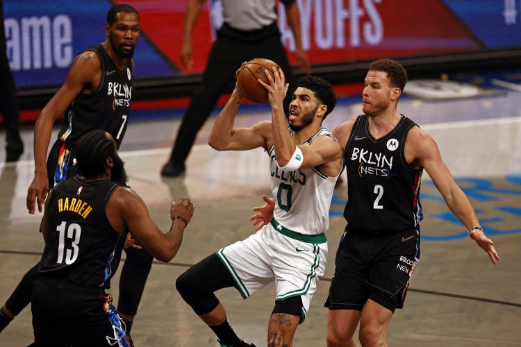 包含法国杯关键时刻走向成谜;波士顿凯尔特人遗憾出局;更衣室稳定;控场能力受关注的词条 包含法国杯关键时刻走向成谜;波士顿凯尔特人遗憾出局;更衣室稳定;控场能力受关注的词条