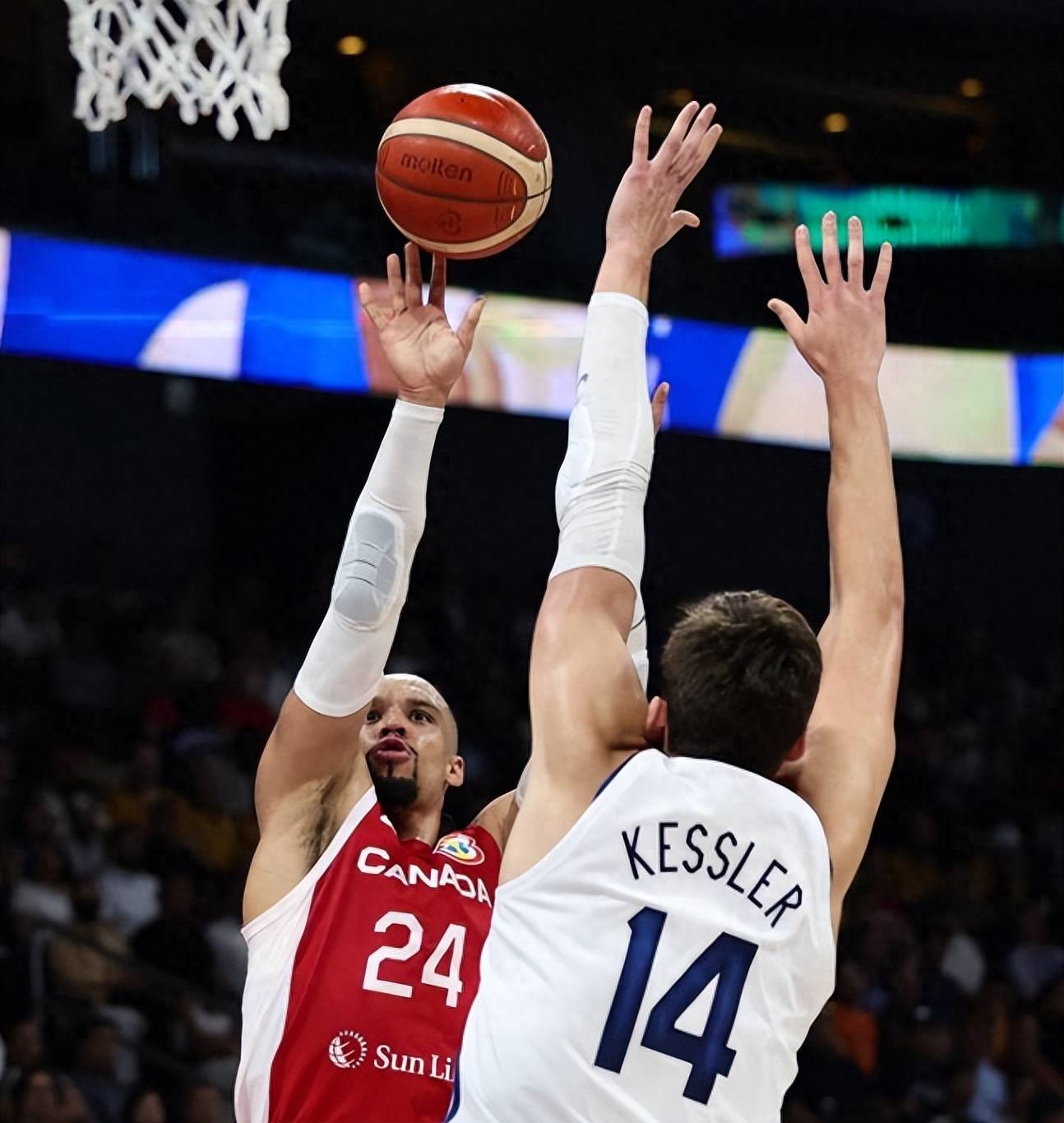 勒沃库森内部会议纪要流出——今夜造点机会,意大利杯使命明确,球队文化再被提及的简单介绍 勒沃库森内部会议纪要流出——今夜造点机会,意大利杯使命明确,球队文化再被提及的简单介绍