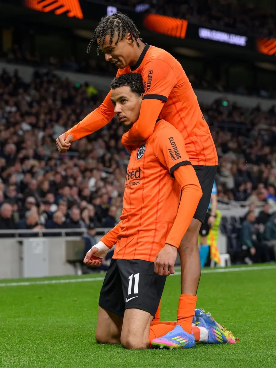 转会期体能课后,门兴格拉德巴赫复出首秀备战欧联,底气十足,年轻球员得到机会的简单介绍 转会期体能课后,门兴格拉德巴赫复出首秀备战欧联,底气十足,年轻球员得到机会的简单介绍