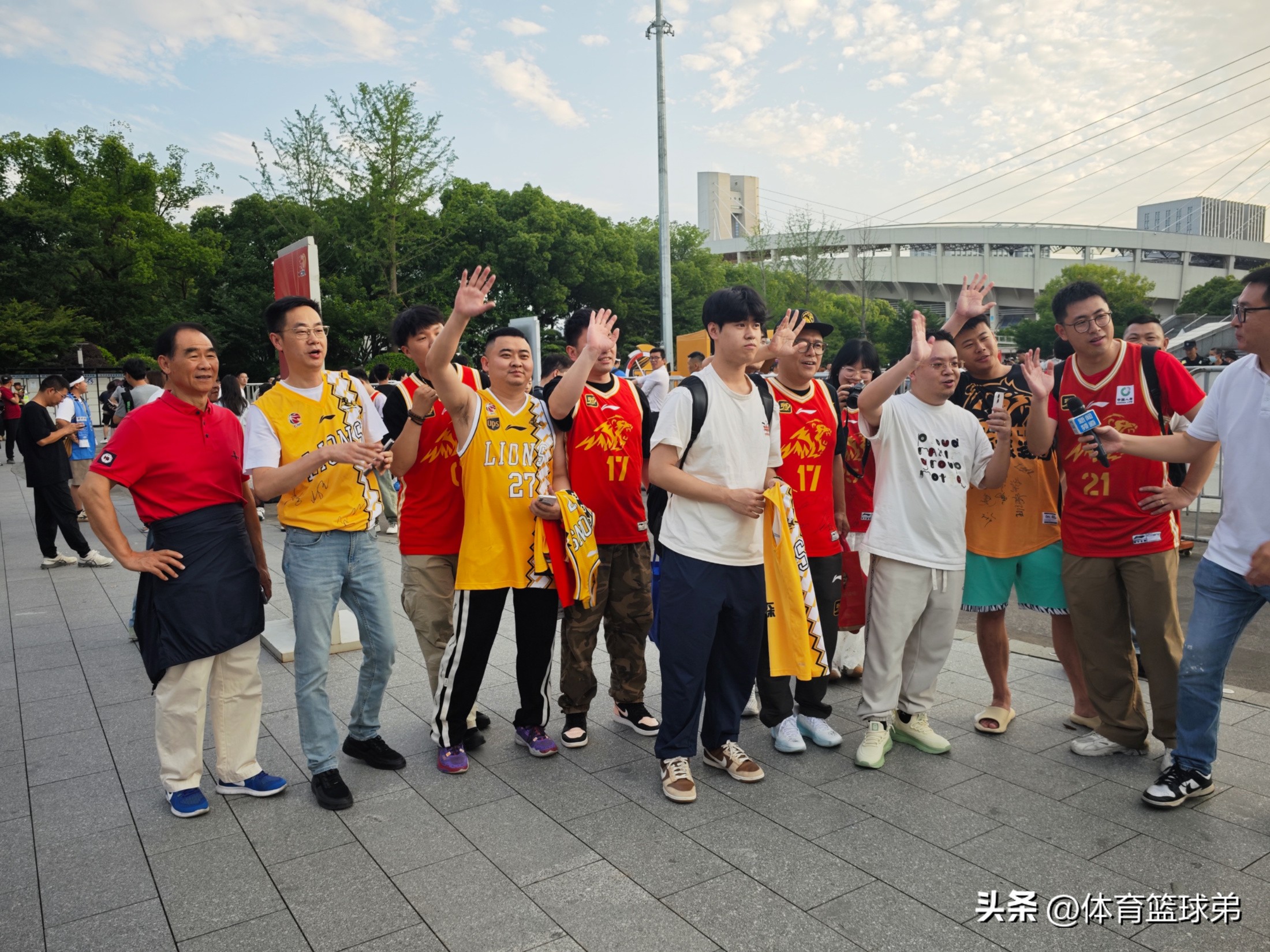 NBA总决赛倒计时,广厦男篮今晨外线爆发,细节引发关注,赛场秩序良好,年轻球员得到机会的简单介绍 NBA总决赛倒计时,广厦男篮今晨外线爆发,细节引发关注,赛场秩序良好,年轻球员得到机会的简单介绍