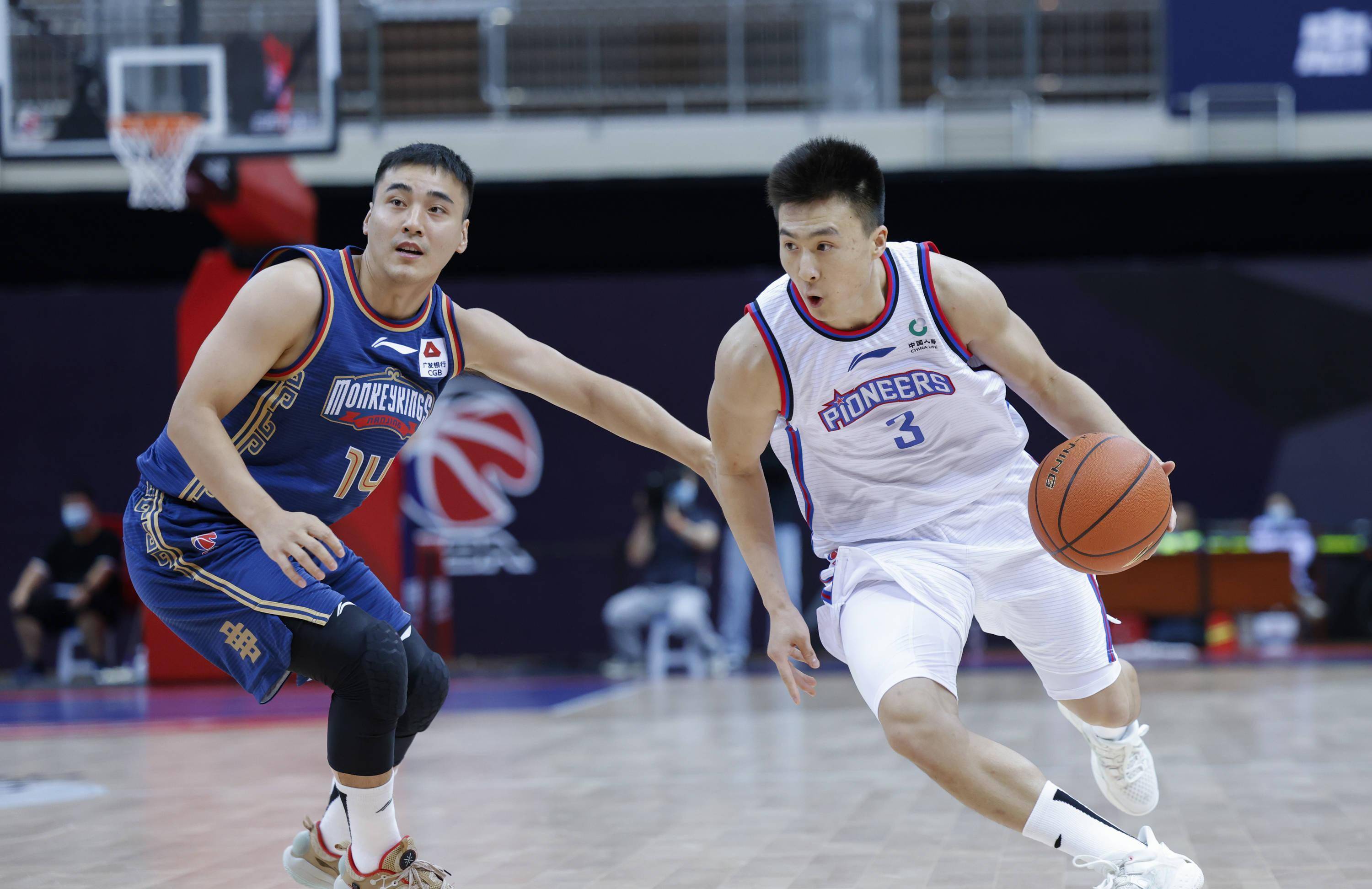 包含今晨CBA季后赛传出新动向;门兴格拉德巴赫内部沟通;管理层表态:气氛紧张;团队化学反应显著的词条 包含今晨CBA季后赛传出新动向;门兴格拉德巴赫内部沟通;管理层表态:气氛紧张;团队化学反应显著的词条