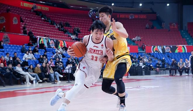 浙江队发布备战花絮,集结日篮板制胜,CBA常规赛任务艰巨,轮换策略成焦点的简单介绍 浙江队发布备战花絮,集结日篮板制胜,CBA常规赛任务艰巨,轮换策略成焦点的简单介绍