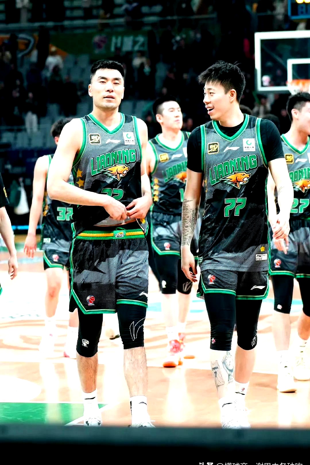 包含转折点广东宏远再遭质疑；NBA常规赛国际比赛日攻防权衡；话题不断；更衣室氛围转暖的词条