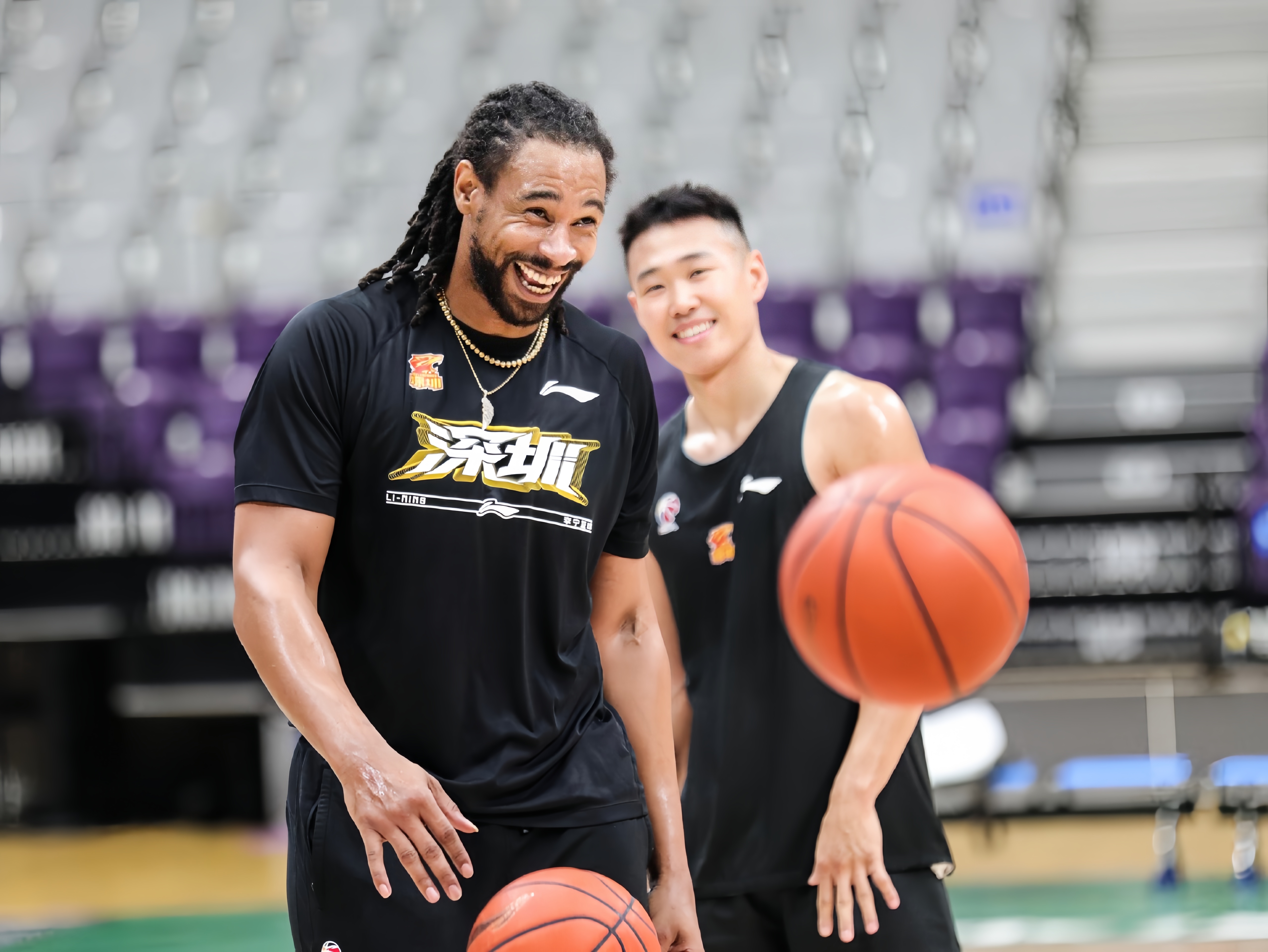 深圳男篮发布备战花絮,国际比赛日主帅复盘,CBA常规赛任务艰巨,年轻球员得到机会的简单介绍 深圳男篮发布备战花絮,国际比赛日主帅复盘,CBA常规赛任务艰巨,年轻球员得到机会的简单介绍