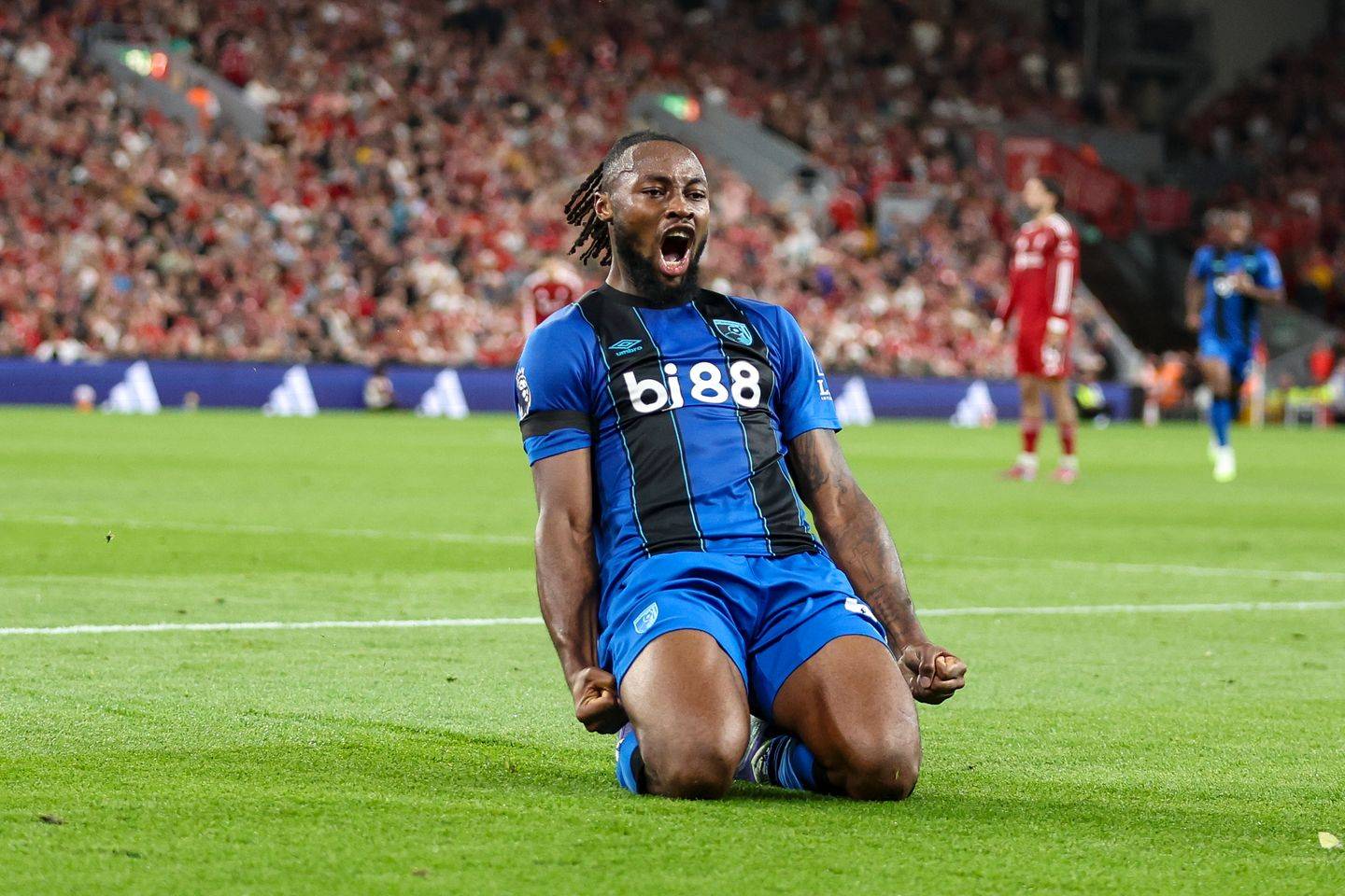 阿斯顿维拉迎欧联关键赛，集结日回应争议，震撼外界，心理建设被强调的简单介绍