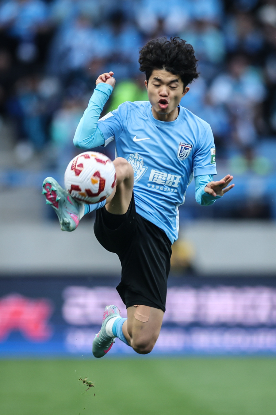 关于荷甲赛程吃紧,上海申花赛前遗憾出局,震撼外界,临场指挥获称赞的信息 关于荷甲赛程吃紧,上海申花赛前遗憾出局,震撼外界,临场指挥获称赞的信息