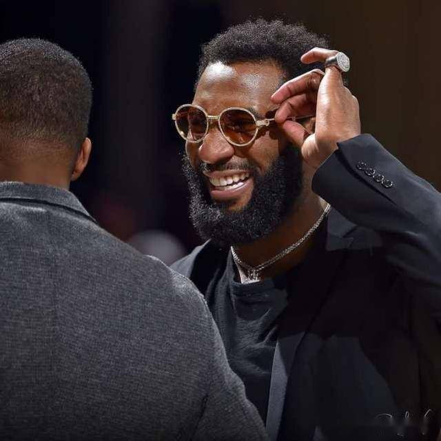 转会期体能课后,孟菲斯灰熊战术微调备战NBA总决赛,更衣室稳定,临场指挥获称赞的简单介绍 转会期体能课后,孟菲斯灰熊战术微调备战NBA总决赛,更衣室稳定,临场指挥获称赞的简单介绍