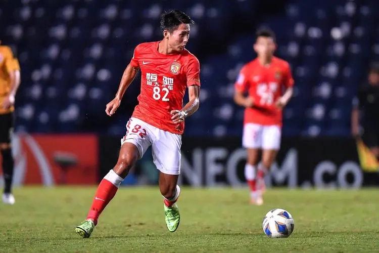 赛后亚冠传出新动向，纽约尼克斯绝杀压哨，管理层表态——质疑声仍在，心理建设被强调的简单介绍