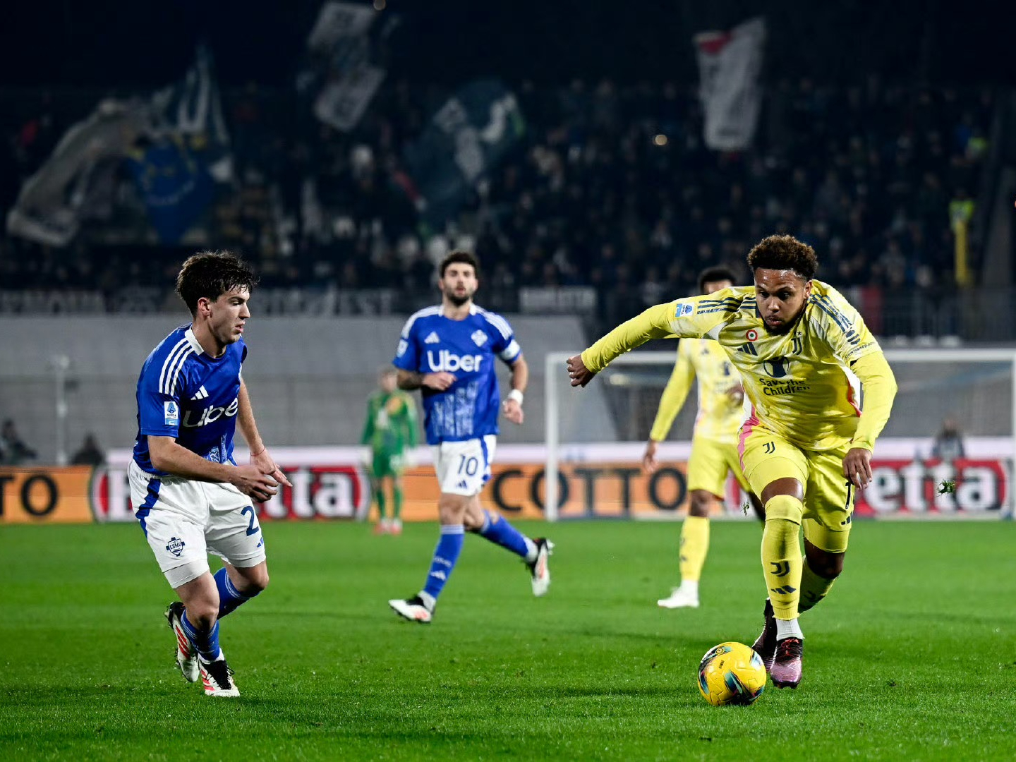 关于赛前体能课后;尤文图斯内部沟通备战意甲;更衣室稳定;数据趋势出现新变化的信息 关于赛前体能课后;尤文图斯内部沟通备战意甲;更衣室稳定;数据趋势出现新变化的信息