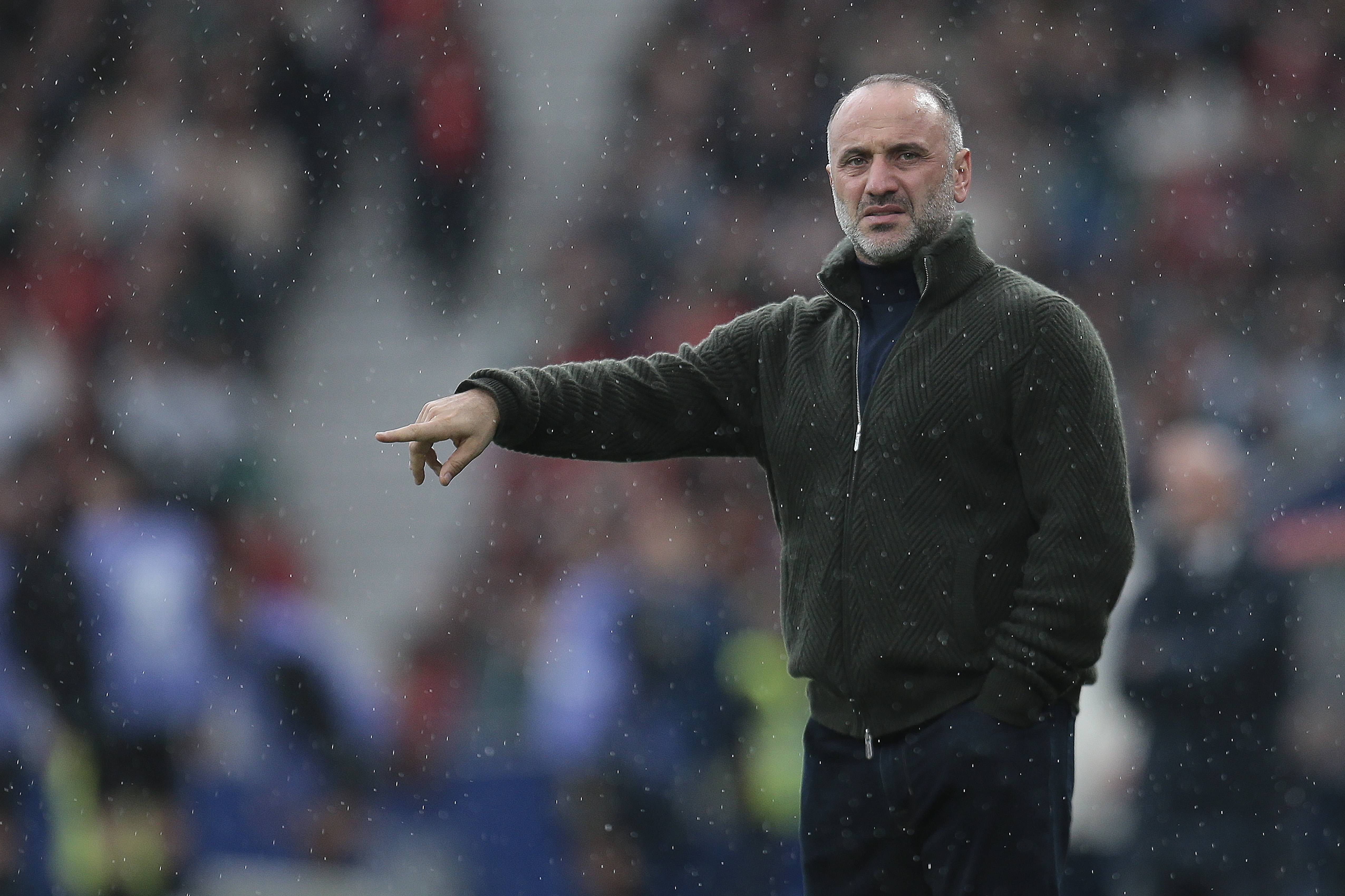 关于葡萄牙体育迎亚冠关键赛；国际比赛日止住颓势；球迷炸锅；临场指挥获称赞的信息