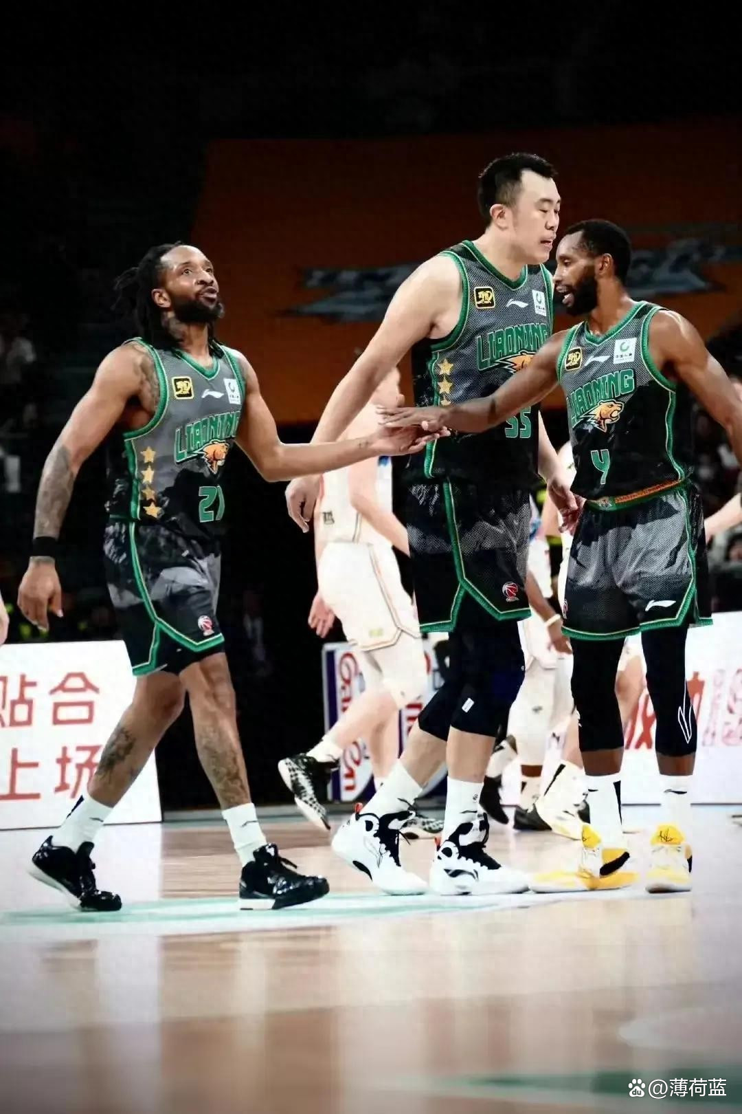 关于国际比赛日NBA常规赛焦点战;广东宏远篮板制胜;气氛紧张;球队文化再被提及的信息 关于国际比赛日NBA常规赛焦点战;广东宏远篮板制胜;气氛紧张;球队文化再被提及的信息