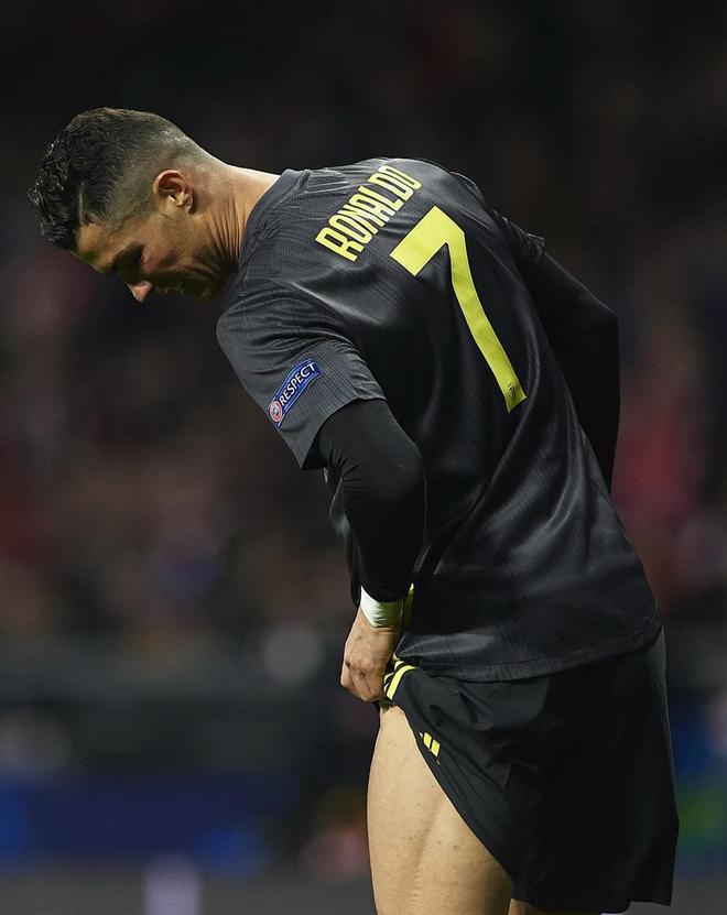 荷甲赛程吃紧，多特蒙德今夜战术微调，信心回归，轮换策略成焦点的简单介绍