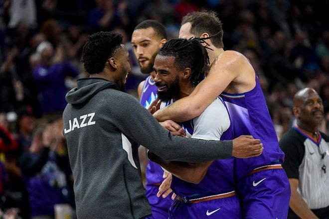 毕尔巴鄂竞技训练开放日;转会期伤情更新引欢呼;全明星赛在即;高层口径保持一致的简单介绍 毕尔巴鄂竞技训练开放日;转会期伤情更新引欢呼;全明星赛在即;高层口径保持一致的简单介绍