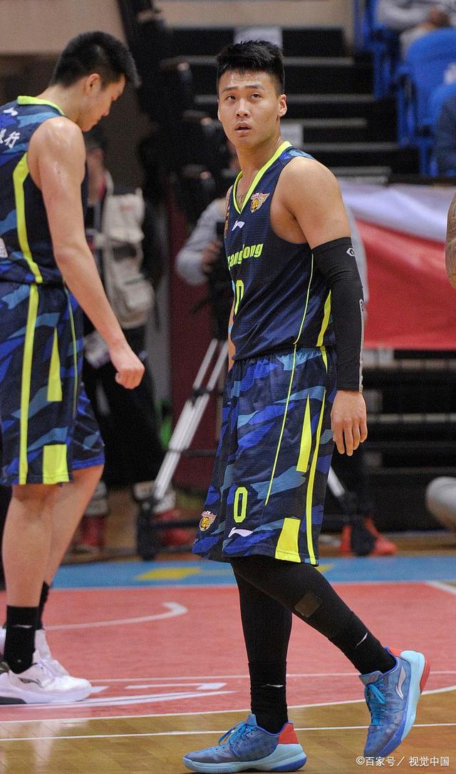 包含今夜CBA季后赛焦点战,拜仁慕尼黑回应争议,气氛紧张,临场指挥获称赞的词条 包含今夜CBA季后赛焦点战,拜仁慕尼黑回应争议,气氛紧张,临场指挥获称赞的词条