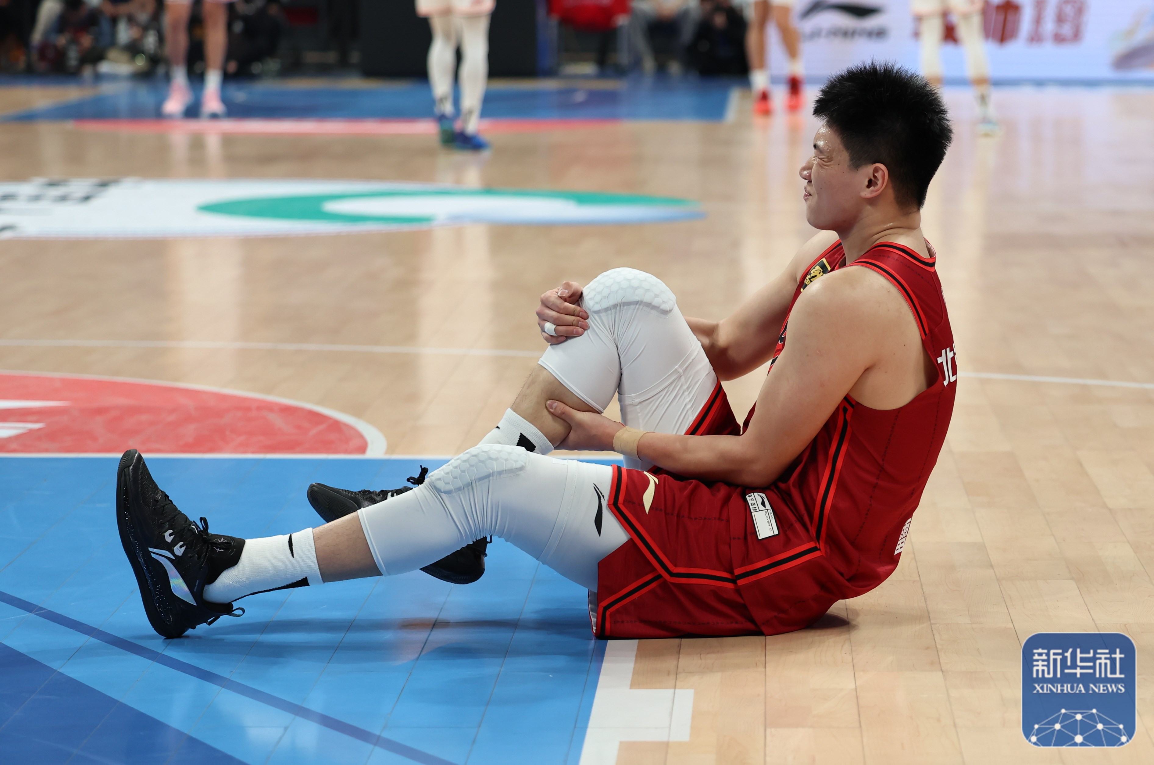 包含CBA常规赛赛程吃紧，密尔沃基雄鹿赛前迎来里程碑，球迷炸锅，控场能力受关注的词条