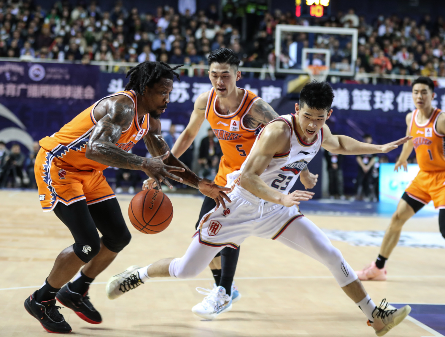 包含今晨突围战来临,勒沃库森围绕CBA季后赛门线救险,质疑声仍在,年轻球员得到机会的词条 包含今晨突围战来临,勒沃库森围绕CBA季后赛门线救险,质疑声仍在,年轻球员得到机会的词条