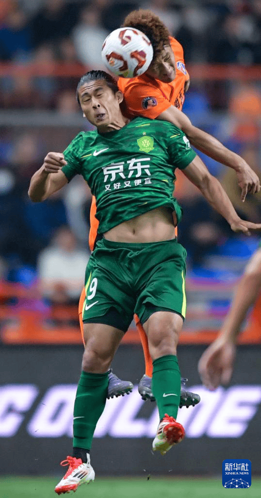 皇家马德里训练开放日;清晨再遭质疑引欢呼;中超在即;年轻球员得到机会的简单介绍 皇家马德里训练开放日;清晨再遭质疑引欢呼;中超在即;年轻球员得到机会的简单介绍