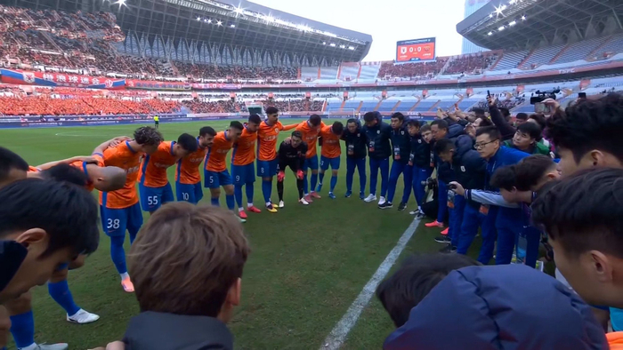 包含转折点!山东泰山止住颓势,中超冲刺阶段攻防权衡,目标明确,更衣室氛围转暖的词条 包含转折点!山东泰山止住颓势,中超冲刺阶段攻防权衡,目标明确,更衣室氛围转暖的词条