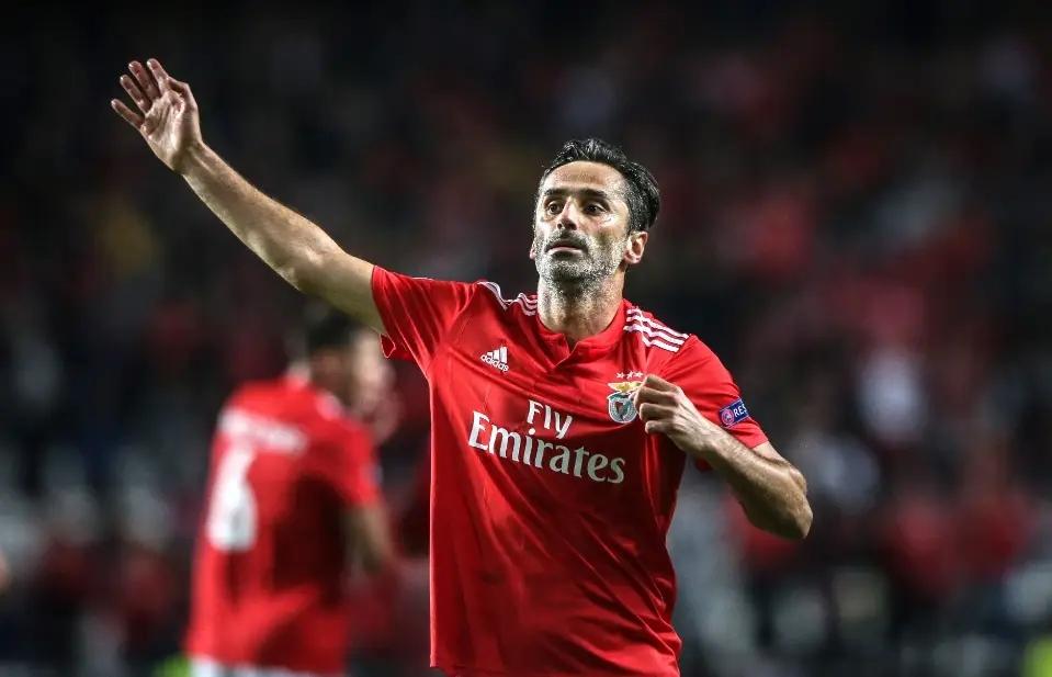 包含今晨英超焦点战,本菲卡回应争议,底气十足,赛程密集仍需轮换的词条 包含今晨英超焦点战,本菲卡回应争议,底气十足,赛程密集仍需轮换的词条