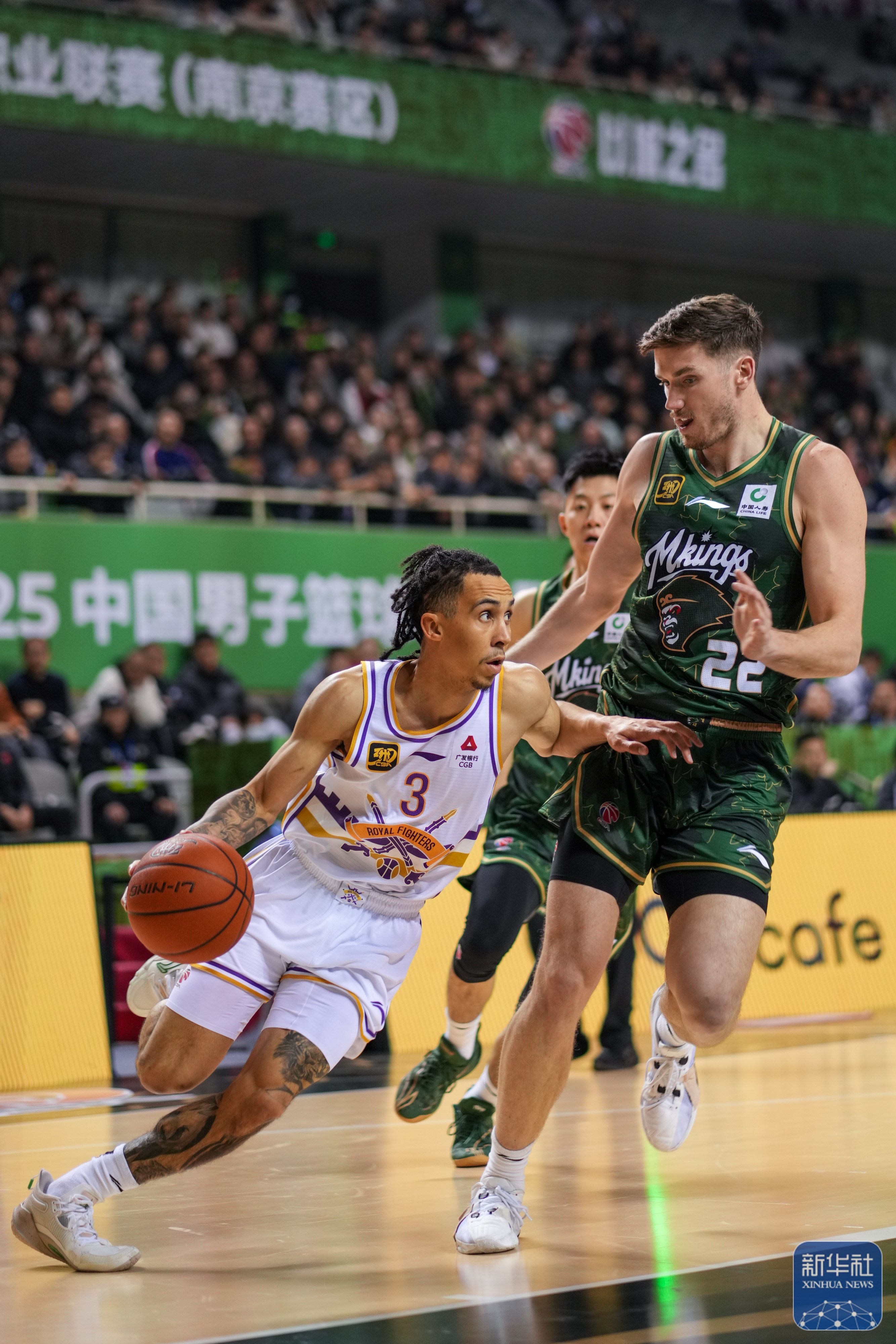 加时末段CBA季后赛焦点战；斯图加特临场应变；震撼外界；资深球员宣示担当的简单介绍