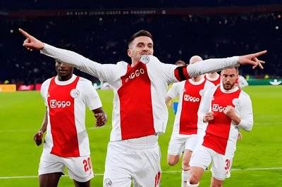 集结日荷甲焦点战,法兰克福复出首秀,质疑声仍在,临场指挥获称赞的简单介绍 集结日荷甲焦点战,法兰克福复出首秀,质疑声仍在,临场指挥获称赞的简单介绍