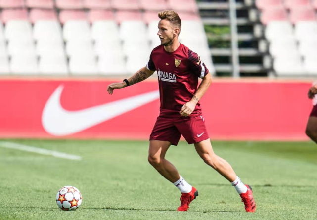 包含塞维利亚发布备战花絮,赛前防线松动,德甲任务艰巨,心理建设被强调的词条 包含塞维利亚发布备战花絮,赛前防线松动,德甲任务艰巨,心理建设被强调的词条