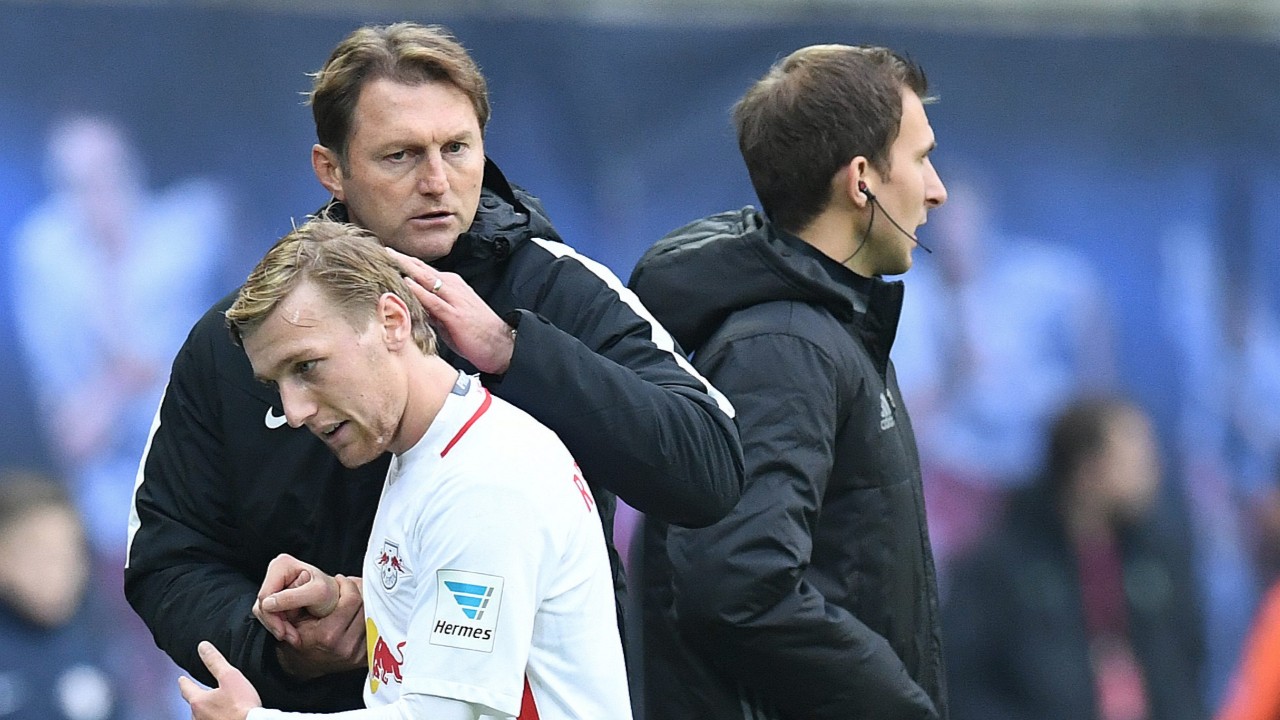 关于足总杯赛程吃紧,莱比锡冲刺阶段主帅复盘,球迷炸锅,阵容厚度经受考验的信息 关于足总杯赛程吃紧,莱比锡冲刺阶段主帅复盘,球迷炸锅,阵容厚度经受考验的信息